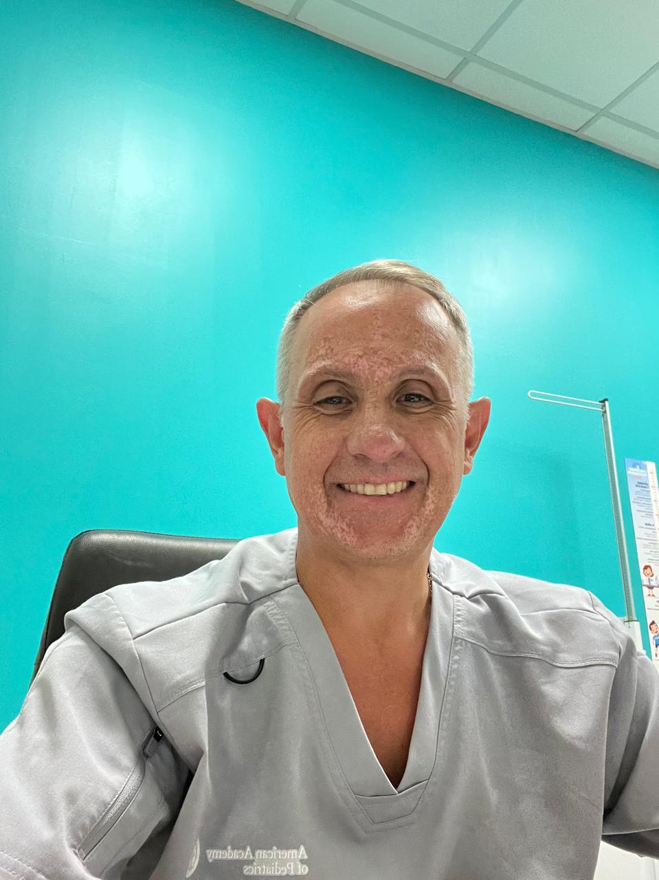 Dr. Gustavo Herrero